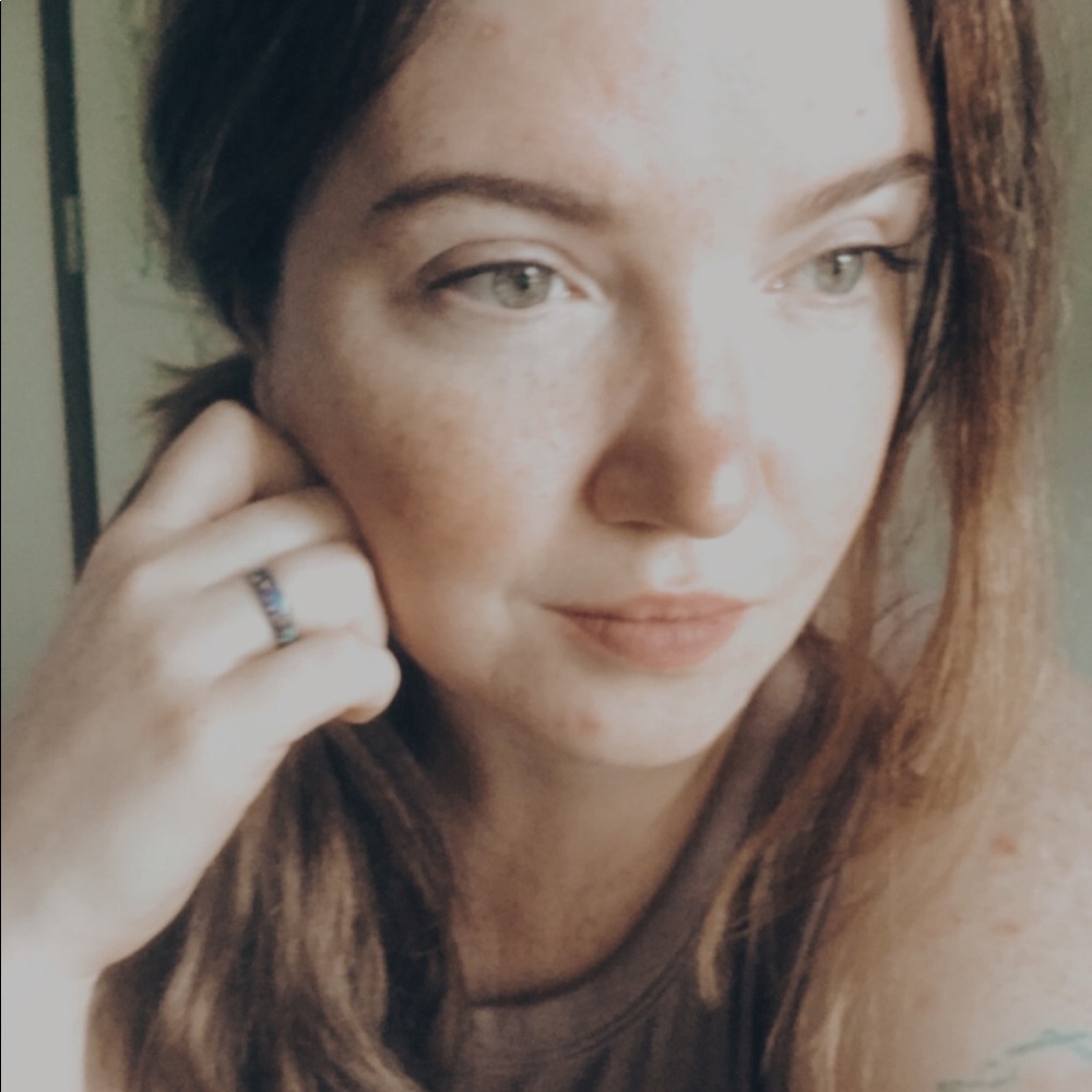 Meet your Posher, Alicia